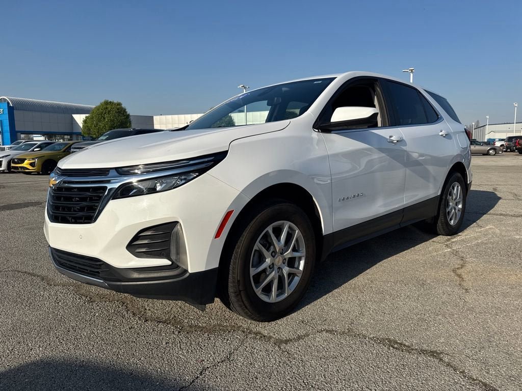 Used 2024 Chevrolet Equinox LT AWD/4WD image 2