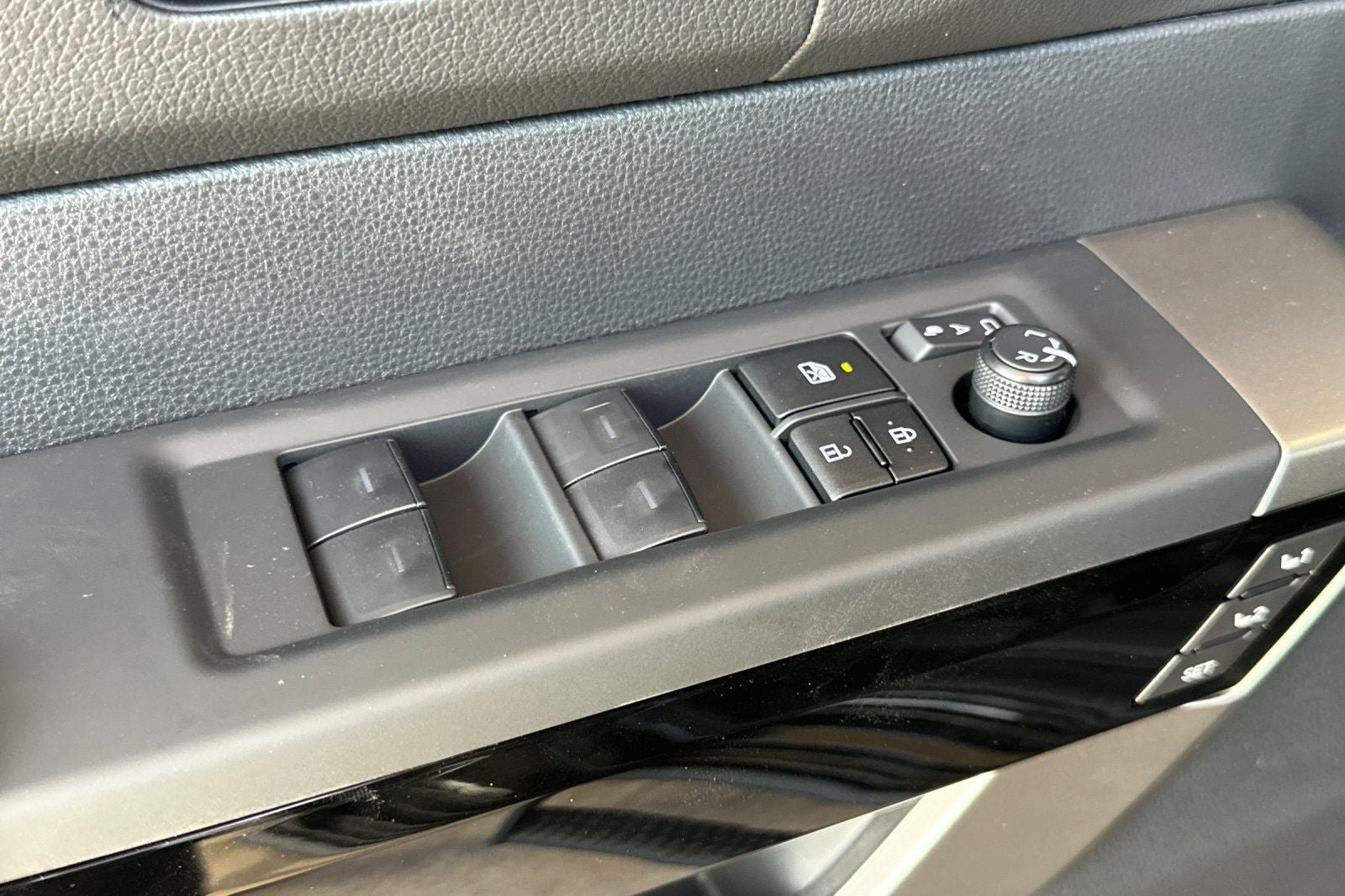 New 2026 Toyota Tundra Limited AWD/4WD image 18
