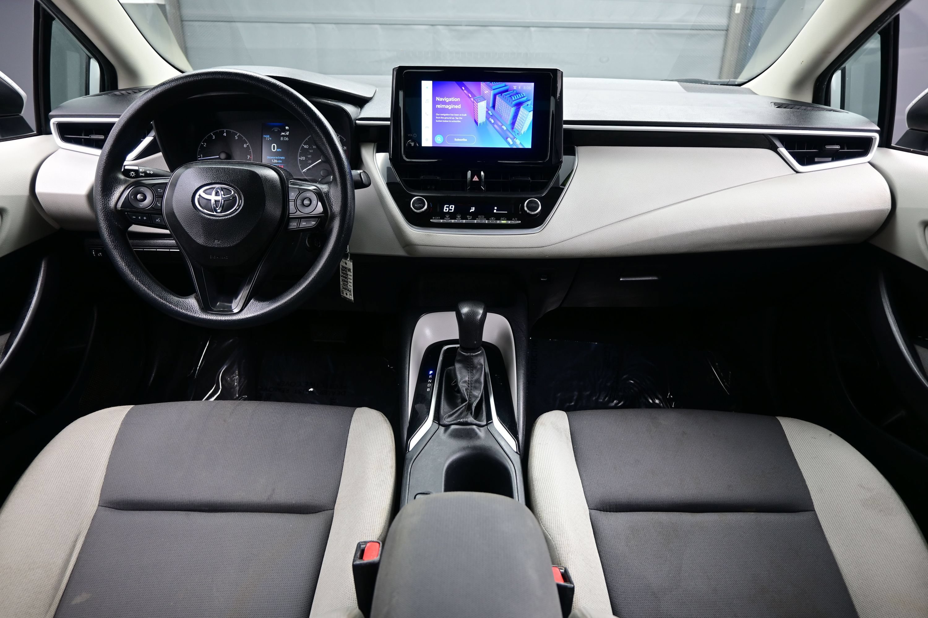 Used 2024 Toyota Corolla LE FWD image 14