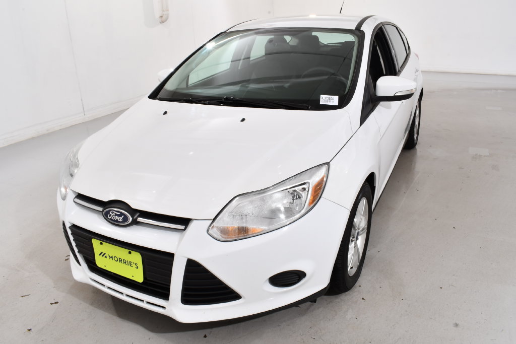 Used 2013 Ford Focus SE w/ SE Winter Pkg FWD image 2