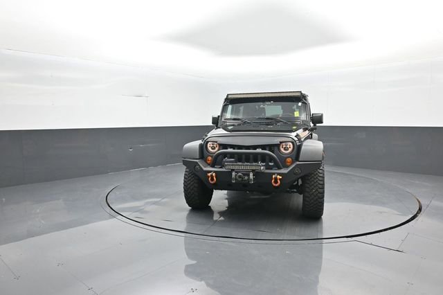 Used 2015 Jeep Wrangler Rubicon w/ Power Convenience Group AWD/4WD image 3
