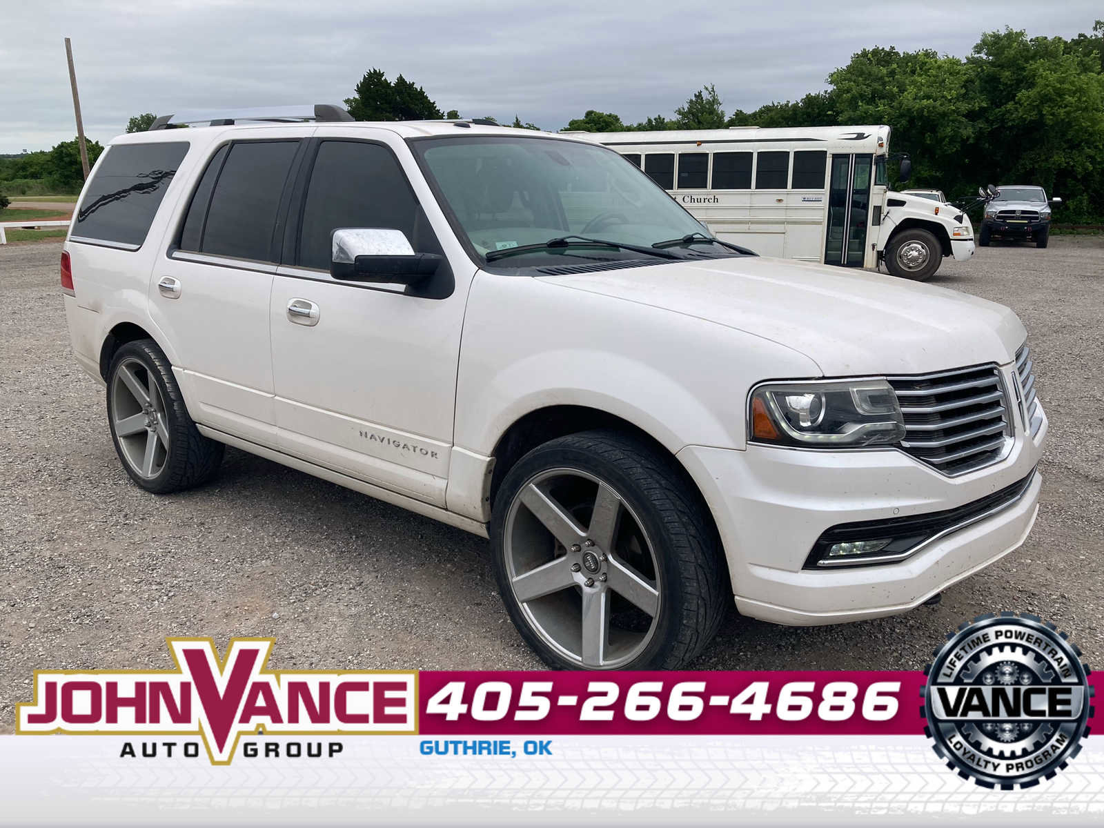 Used 2015 Lincoln Navigator 4WD image 10