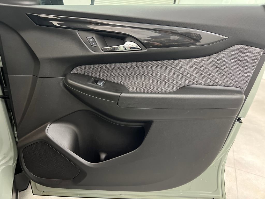 Used 2025 Chevrolet TrailBlazer LT image 23