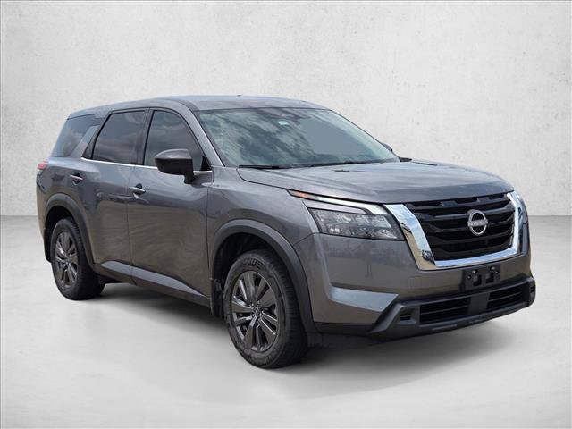 Used 2024 Nissan Pathfinder S FWD image 3