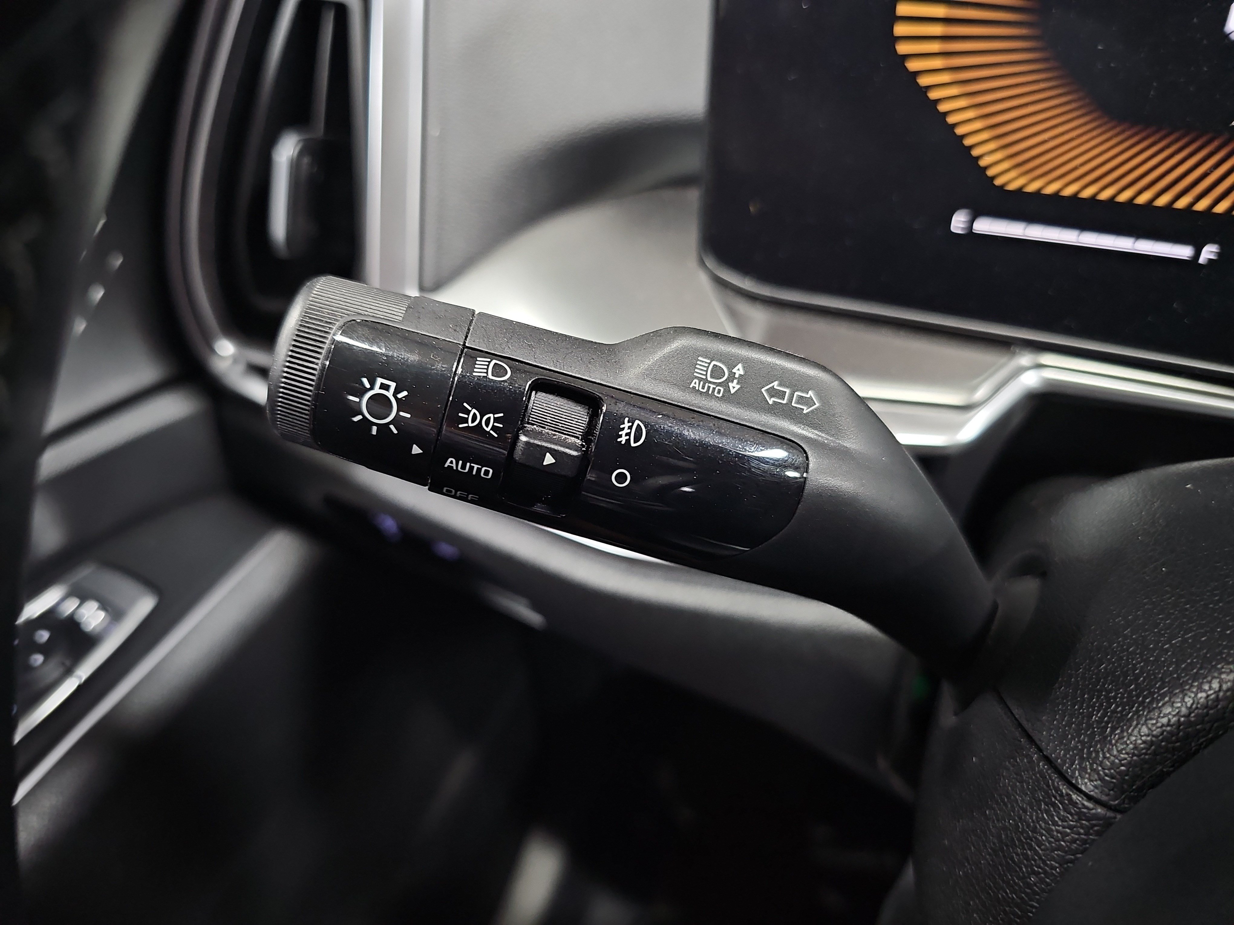 Used 2025 Kia Sorento EX AWD/4WD image 26