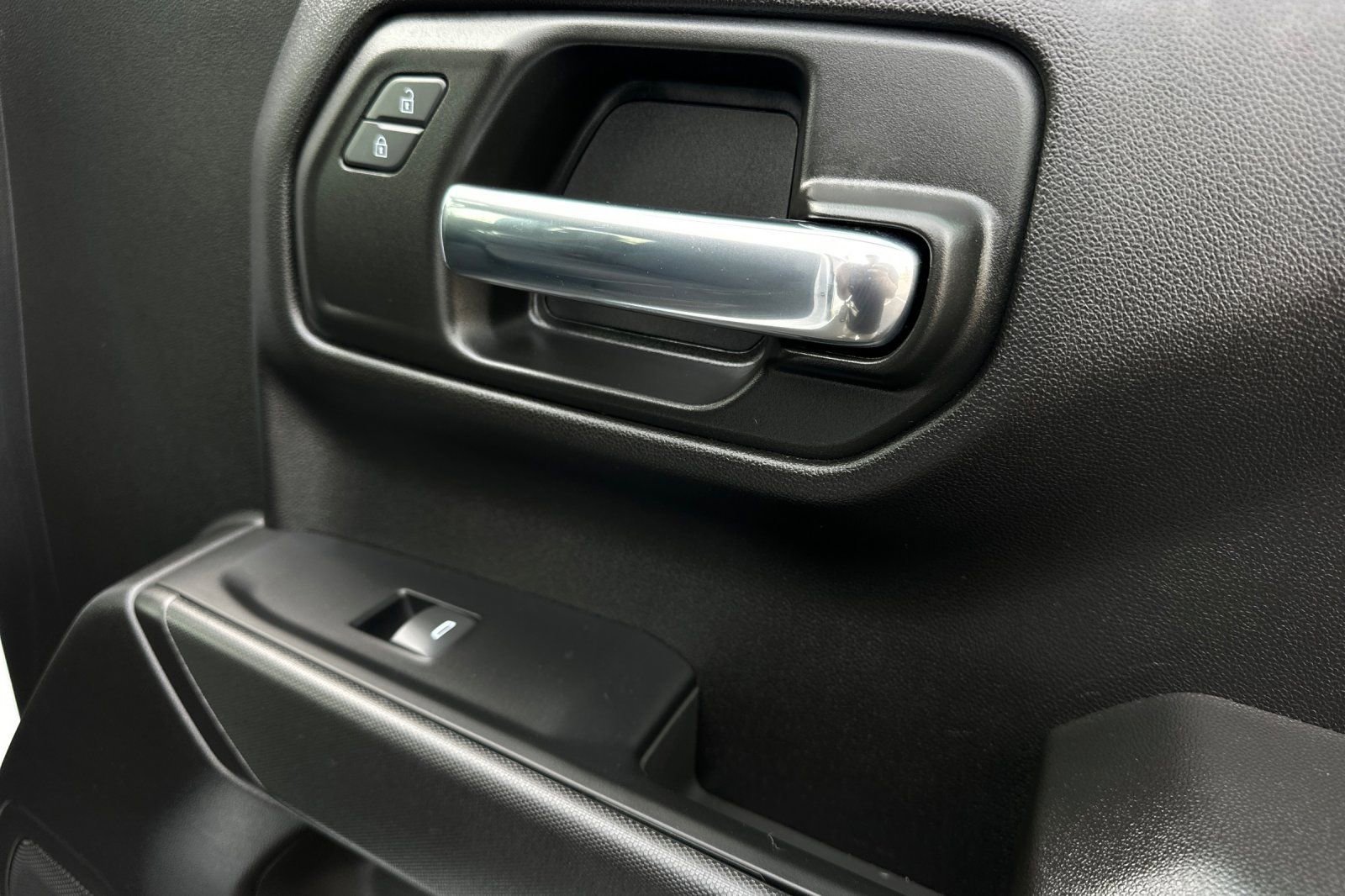 Used 2024 Chevrolet Silverado 1500 Custom image 21