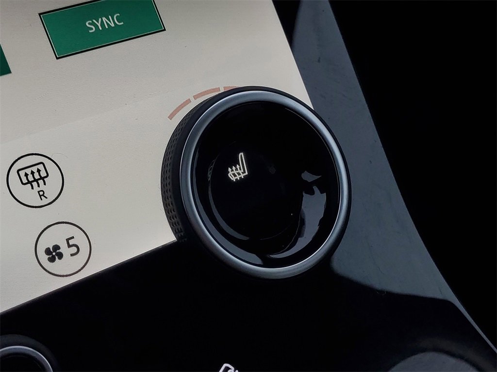 Used 2020 Land Rover Range Rover Velar S image 24