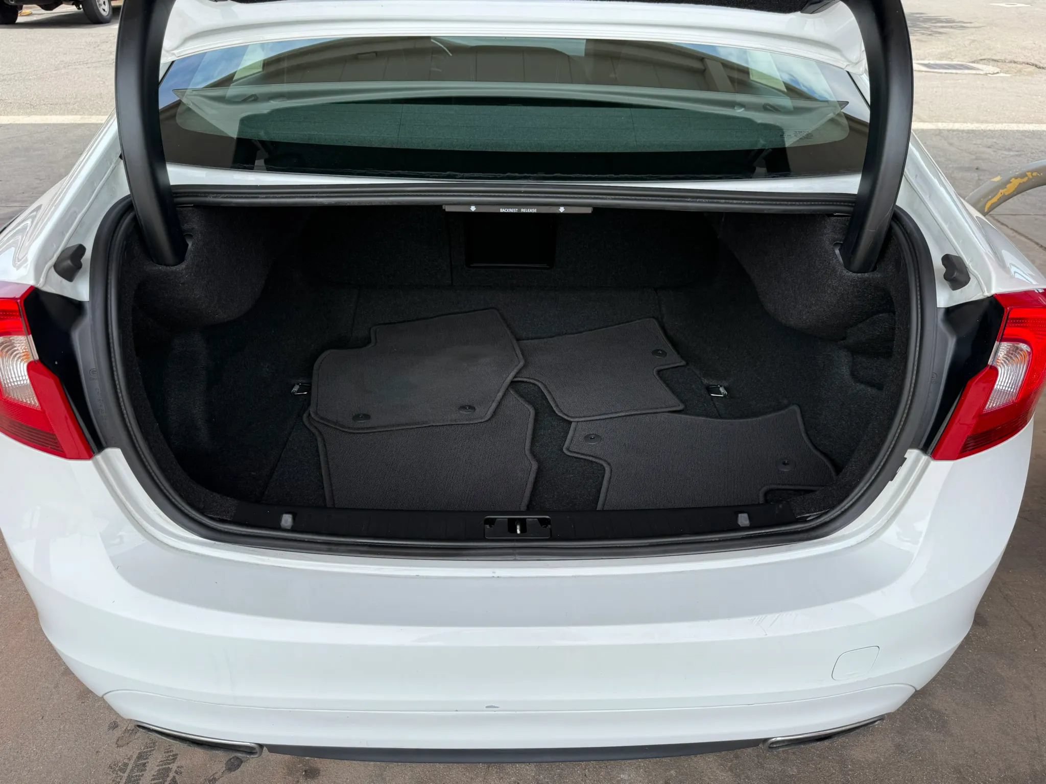 Used 2015 Volvo S60 T5 FWD image 29