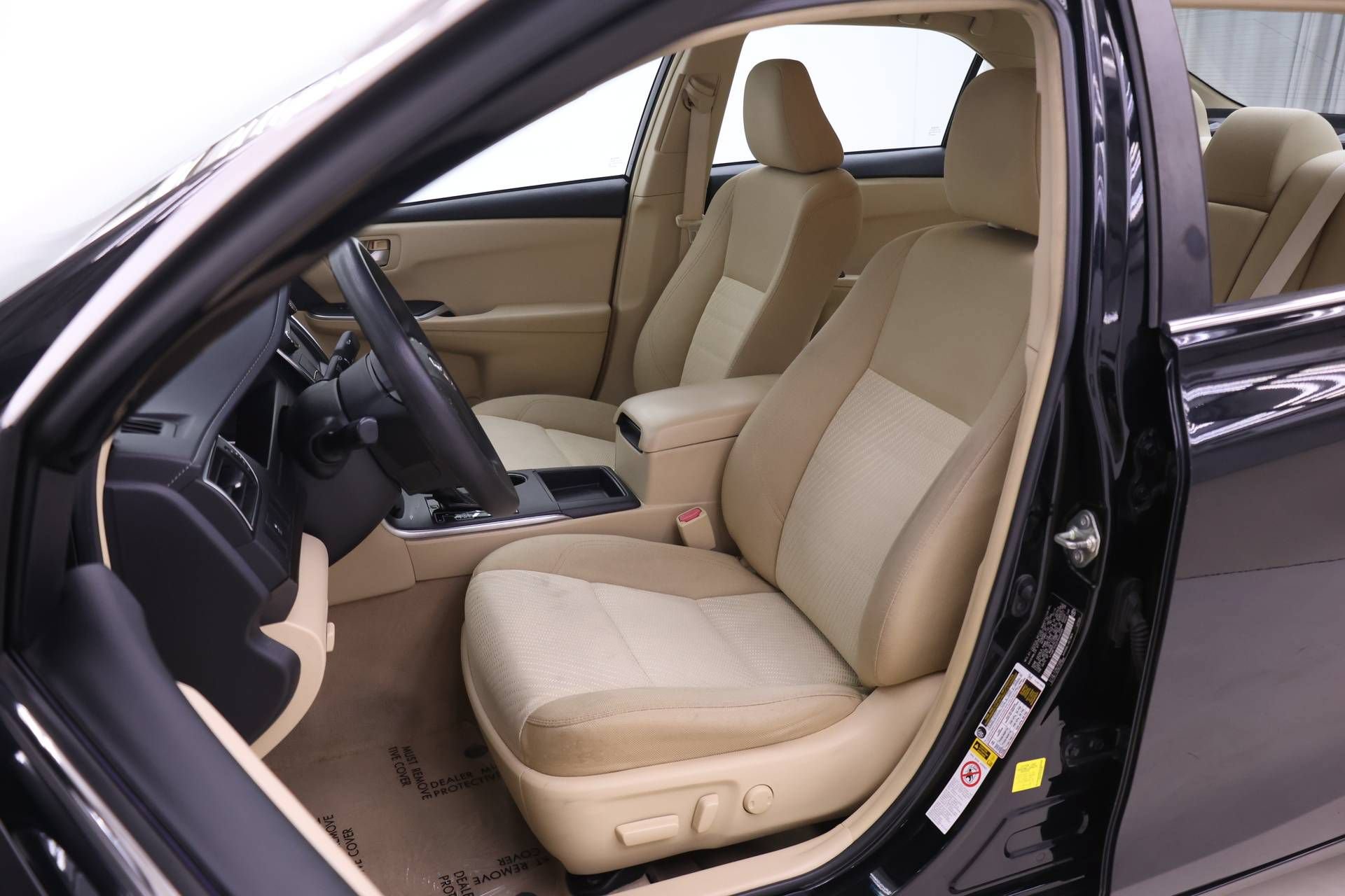 Used 2015 Toyota Camry LE FWD image 4