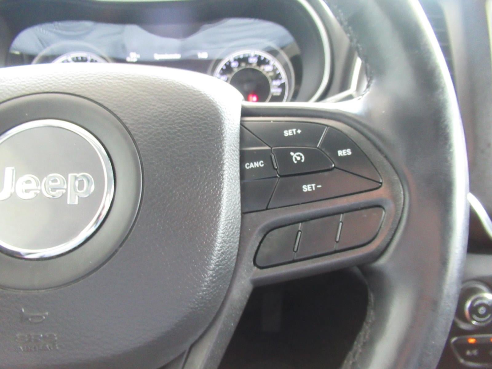 Used 2019 Jeep Cherokee Trailhawk w/ Comfort/Convenience Group AWD/4WD image 30