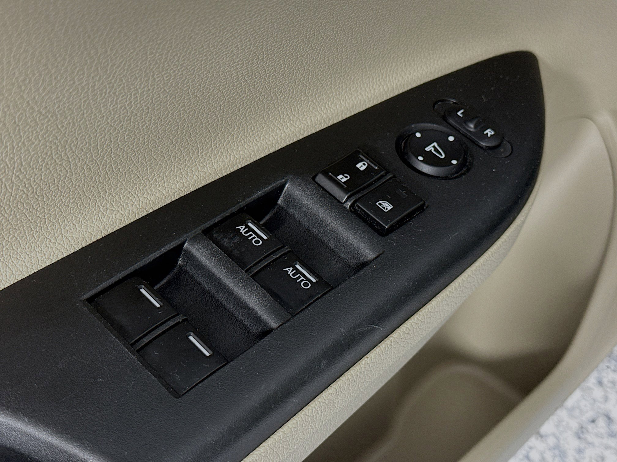 Used 2013 Honda Accord Touring image 18