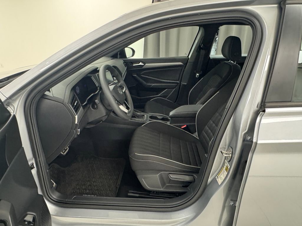 Used 2023 Volkswagen Jetta Sport image 10