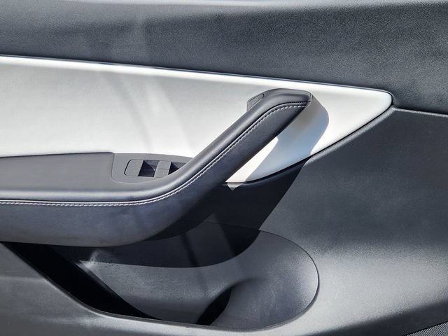 Used 2021 Tesla Model Y Long Range AWD/4WD image 10