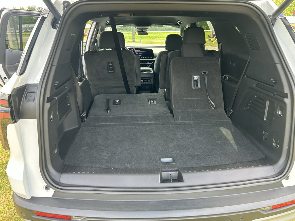 Used 2024 Chevrolet Traverse LT image 21