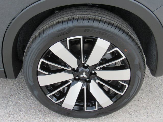 New 2025 Mitsubishi Outlander SE image 8