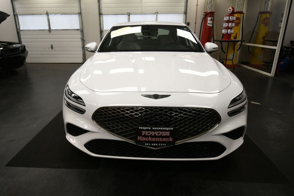 Used 2025 Genesis G70 2.5T AWD/4WD image 3