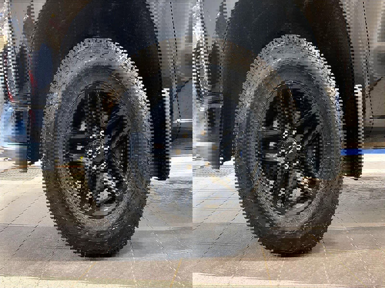 Used 2020 Chevrolet Silverado 1500 LT Trail Boss w/ Midnight Edition AWD/4WD image 7