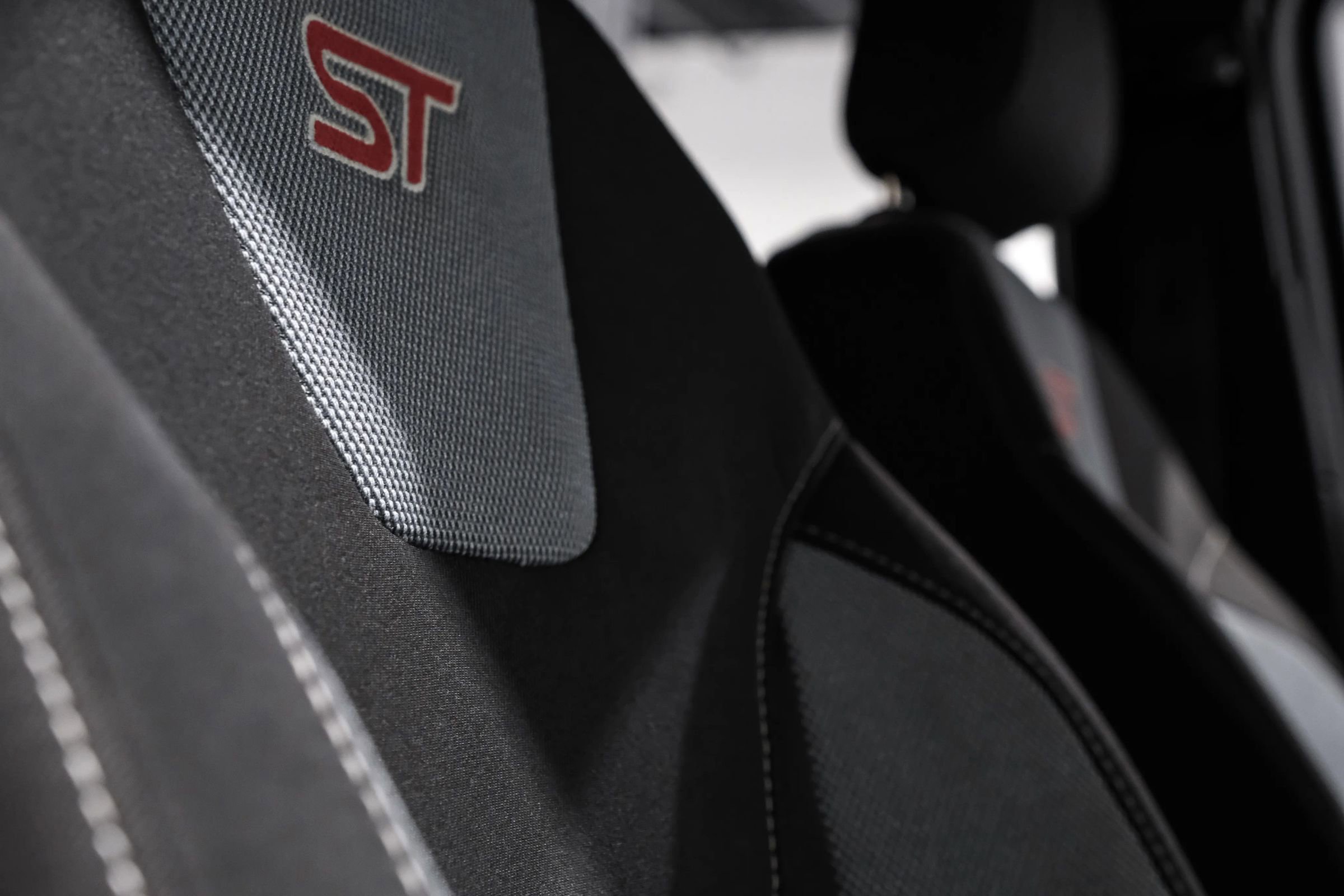 Used 2018 Ford Focus ST image 41