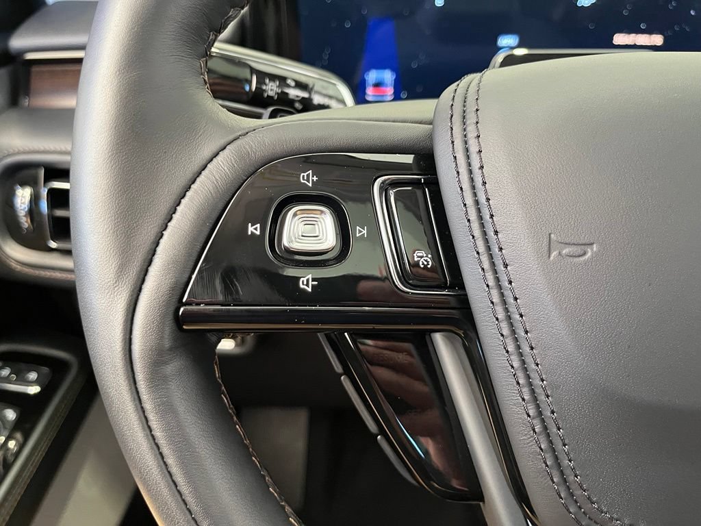 Used 2026 Lincoln Aviator Reserve AWD/4WD image 43