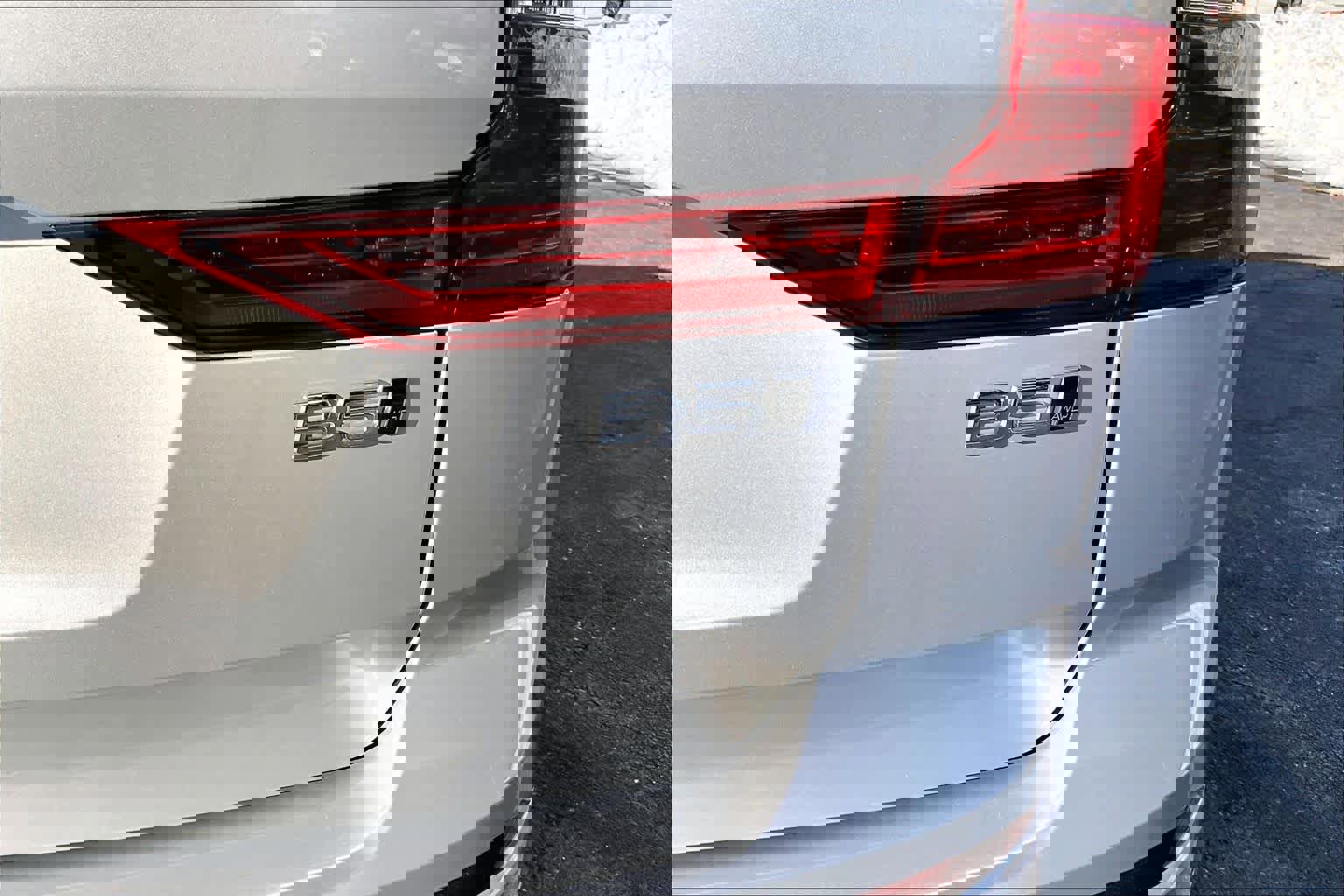 Certified 2023 Volvo XC60 B5 Plus w/ Climate Package image 10