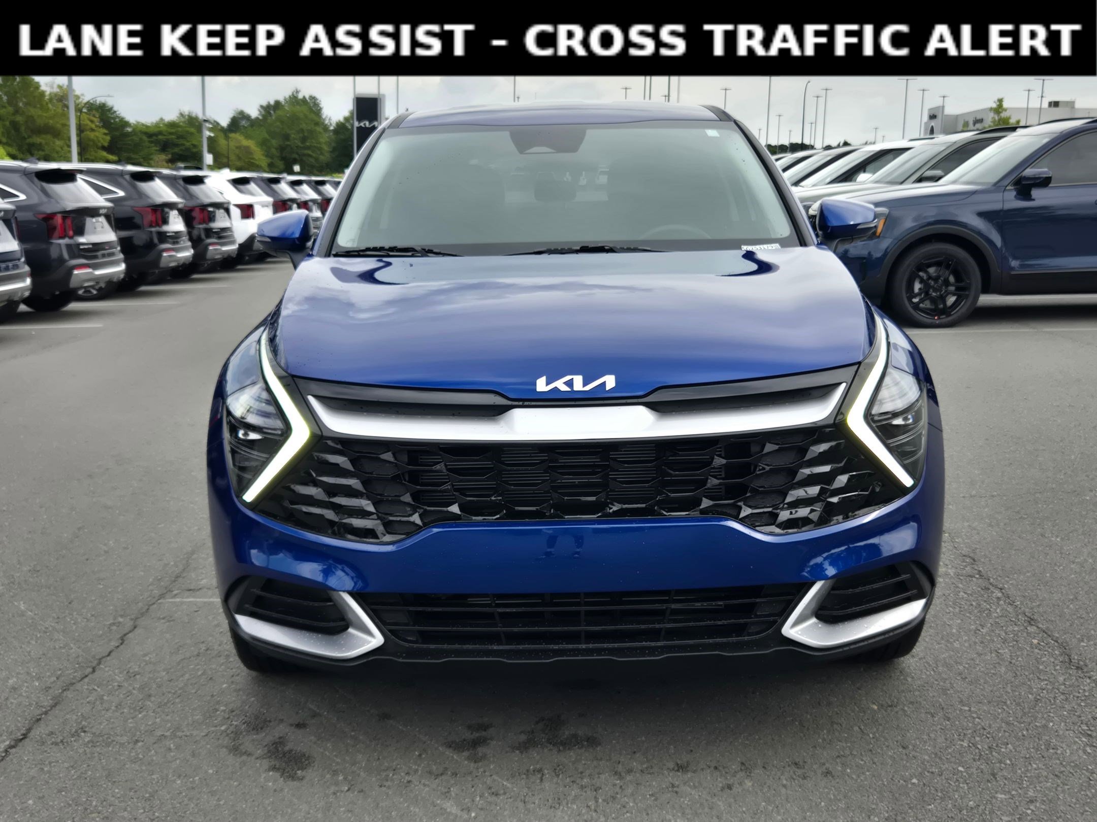 Used 2025 Kia Sportage EX image 2