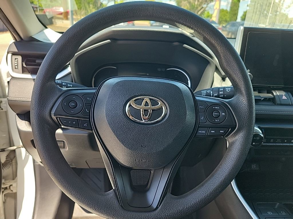 Used 2023 Toyota RAV4 XLE image 21