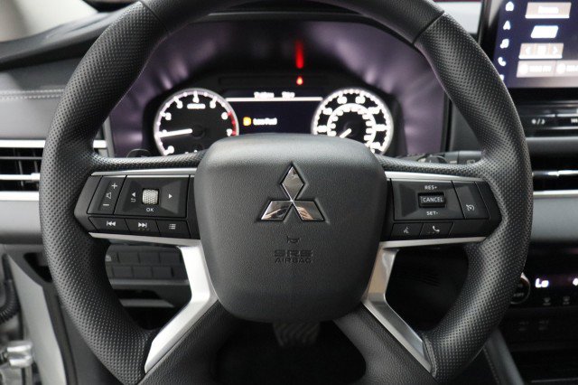 New 2026 Mitsubishi Outlander ES AWD/4WD image 8