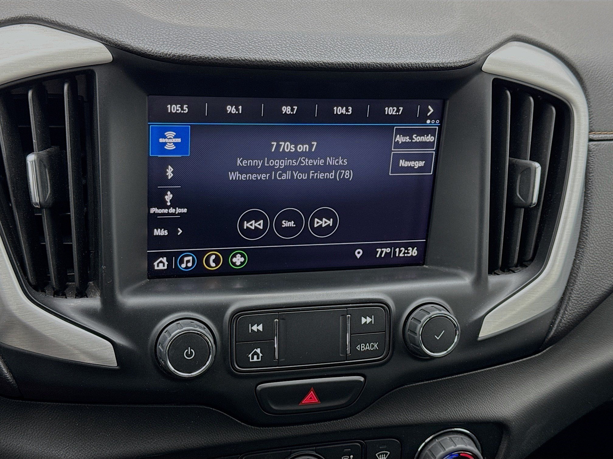 Used 2020 GMC Terrain SLT w/ Preferred Package FWD image 11