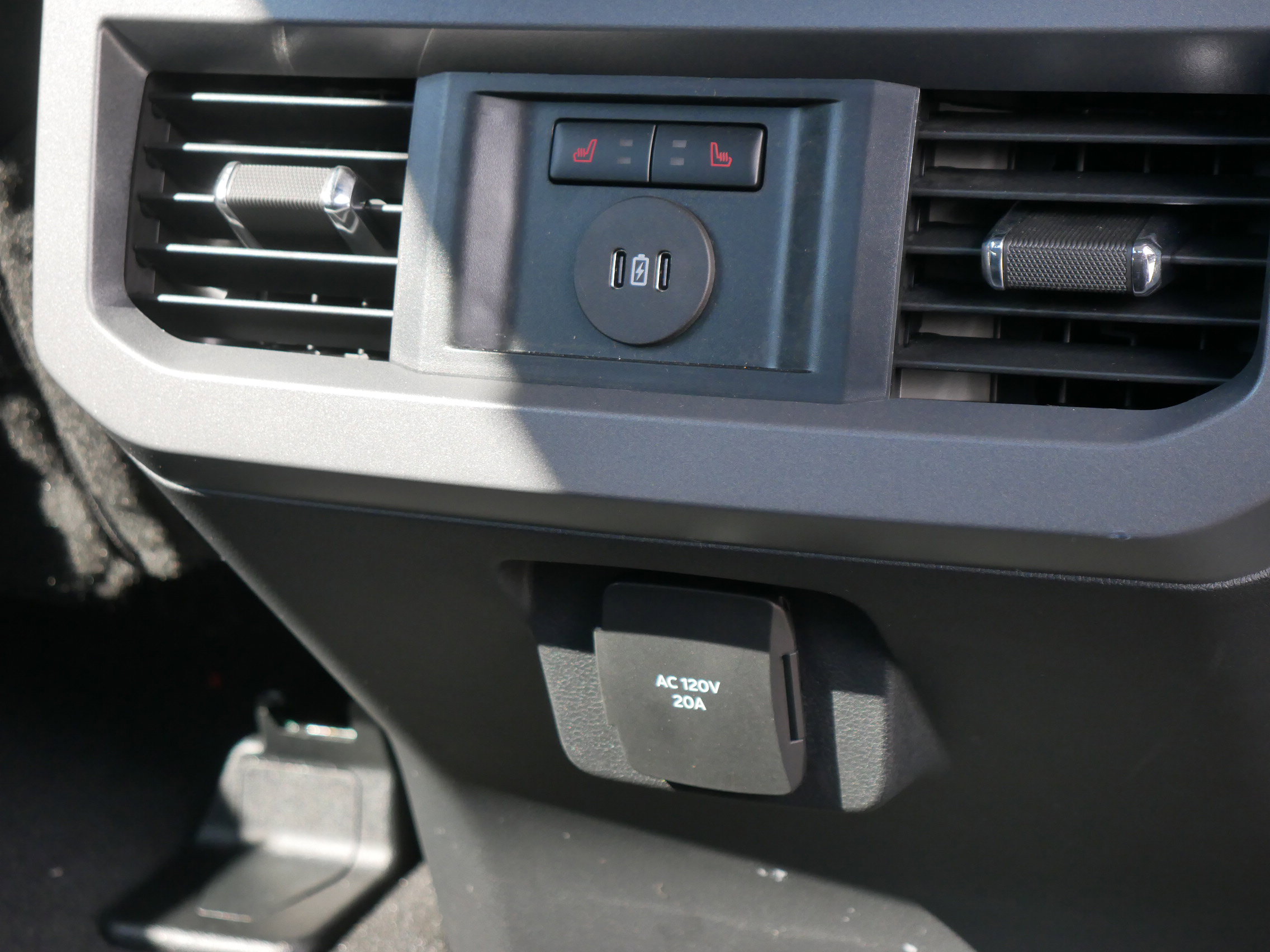 New 2025 Ford F250 Lariat w/ Lariat Ultimate Package image 35