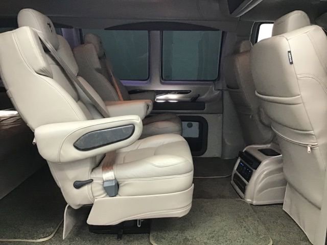 Used 2023 Chevrolet Express 2500 image 44