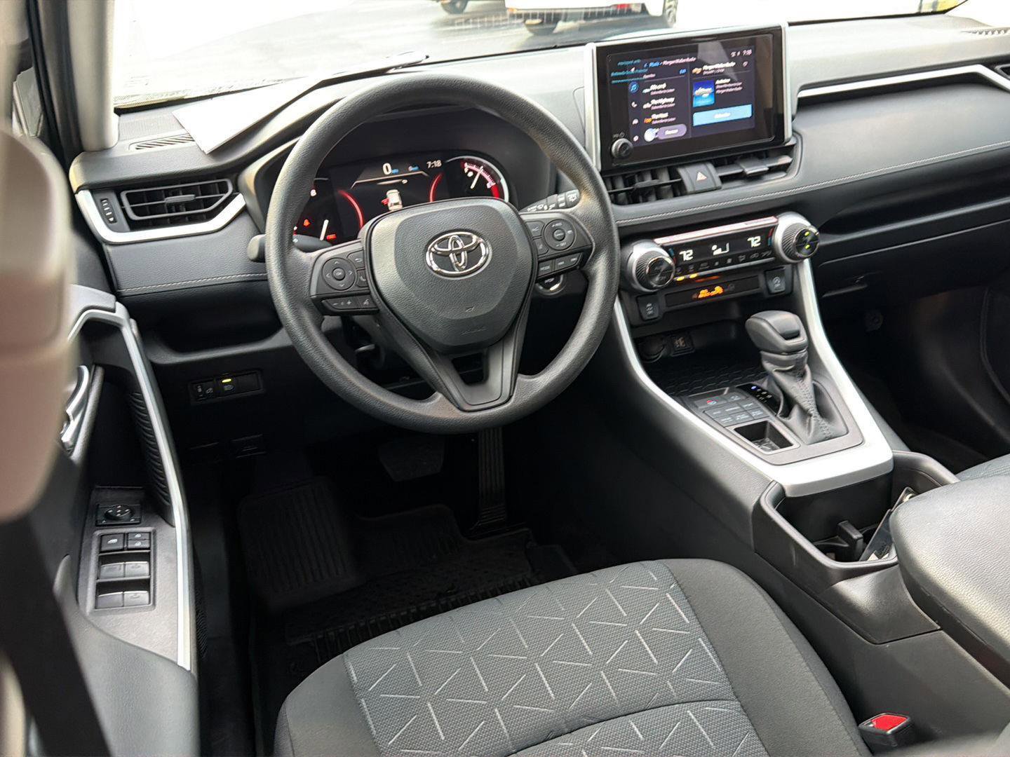 Certified 2025 Toyota RAV4 XLE AWD/4WD image 18