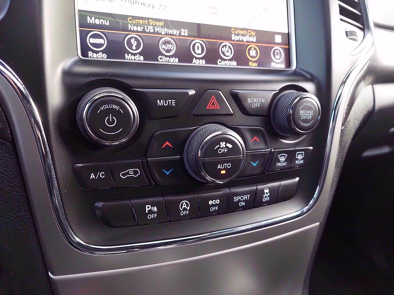Used 2018 Jeep Grand Cherokee Altitude AWD/4WD image 16
