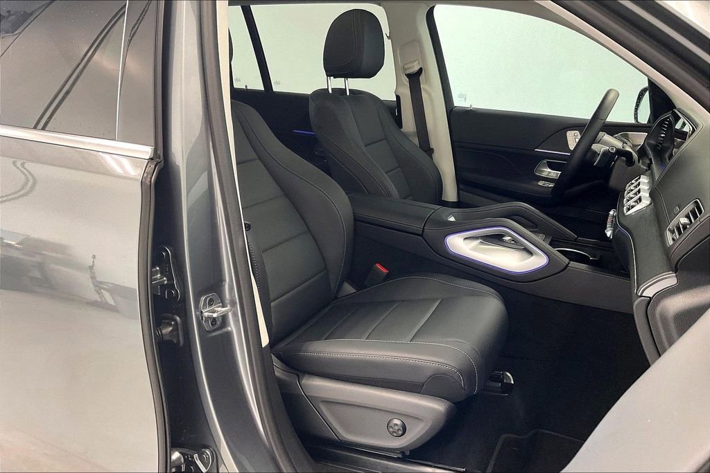 Used 2026 Mercedes-Benz GLS 450 4MATIC image 8