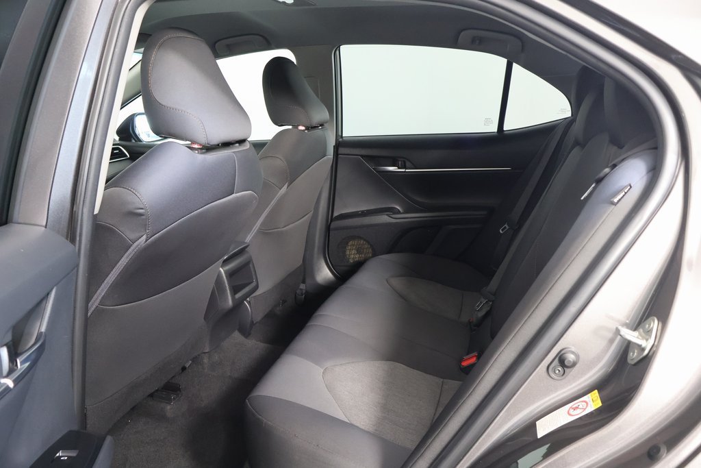 Used 2018 Toyota Camry LE FWD image 11