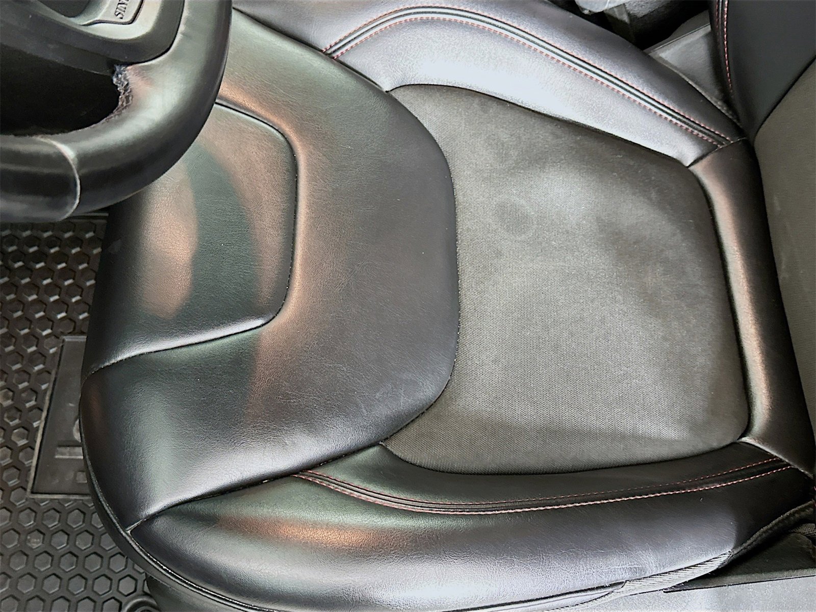 Used 2020 Jeep Cherokee Trailhawk w/ Cold Weather Group image 18