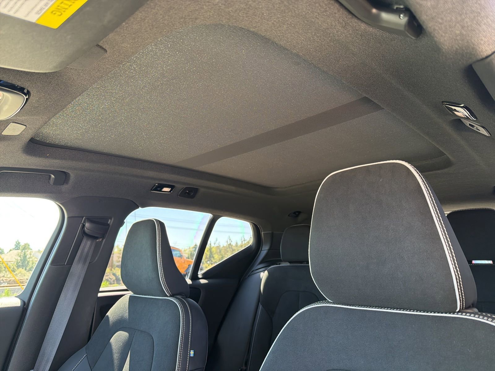 Used 2023 Volvo XC40 Recharge Ultimate w/ Protection Package Premier AWD/4WD image 17