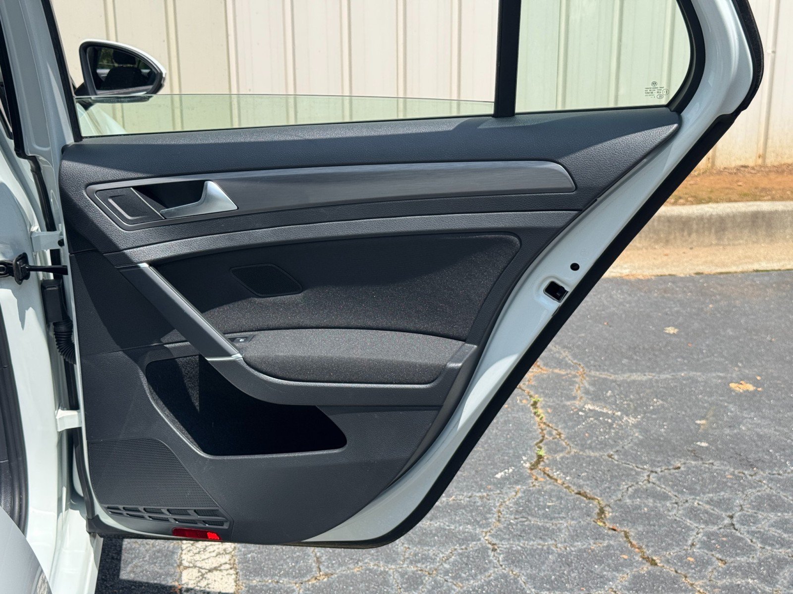 Used 2019 Volkswagen e-Golf SE w/ Driver Assistance Package FWD image 39