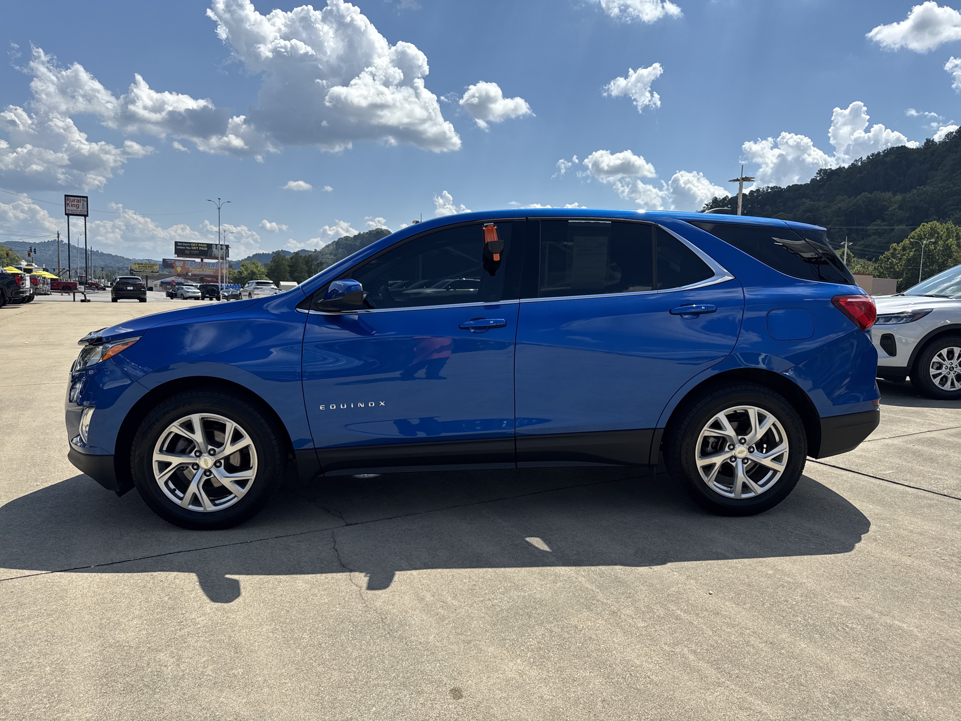 Used 2019 Chevrolet Equinox LT w/ LT Appearance Package FWD image 4
