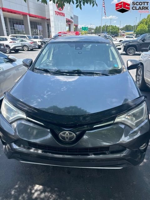 Used 2017 Toyota RAV4 XLE FWD image 2