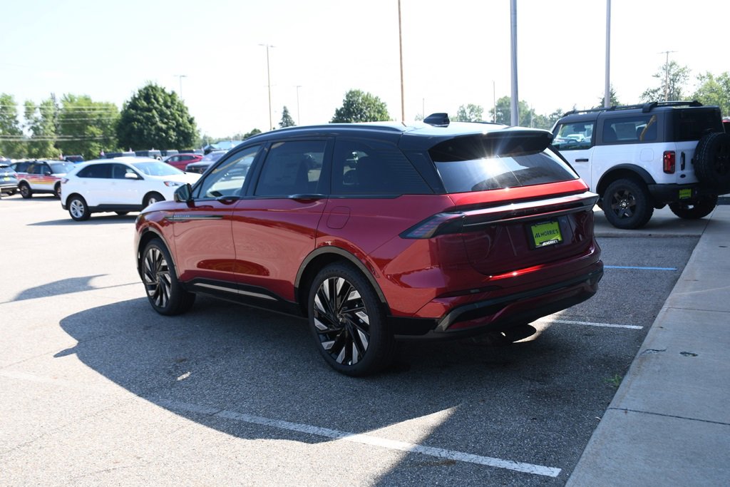 New 2025 Lincoln Nautilus Reserve w/ Jet Appearance Package image 4