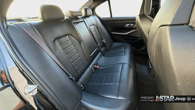 Used 2021 BMW M3 Competition w/ M Carbon Exterior Package RWD image 27