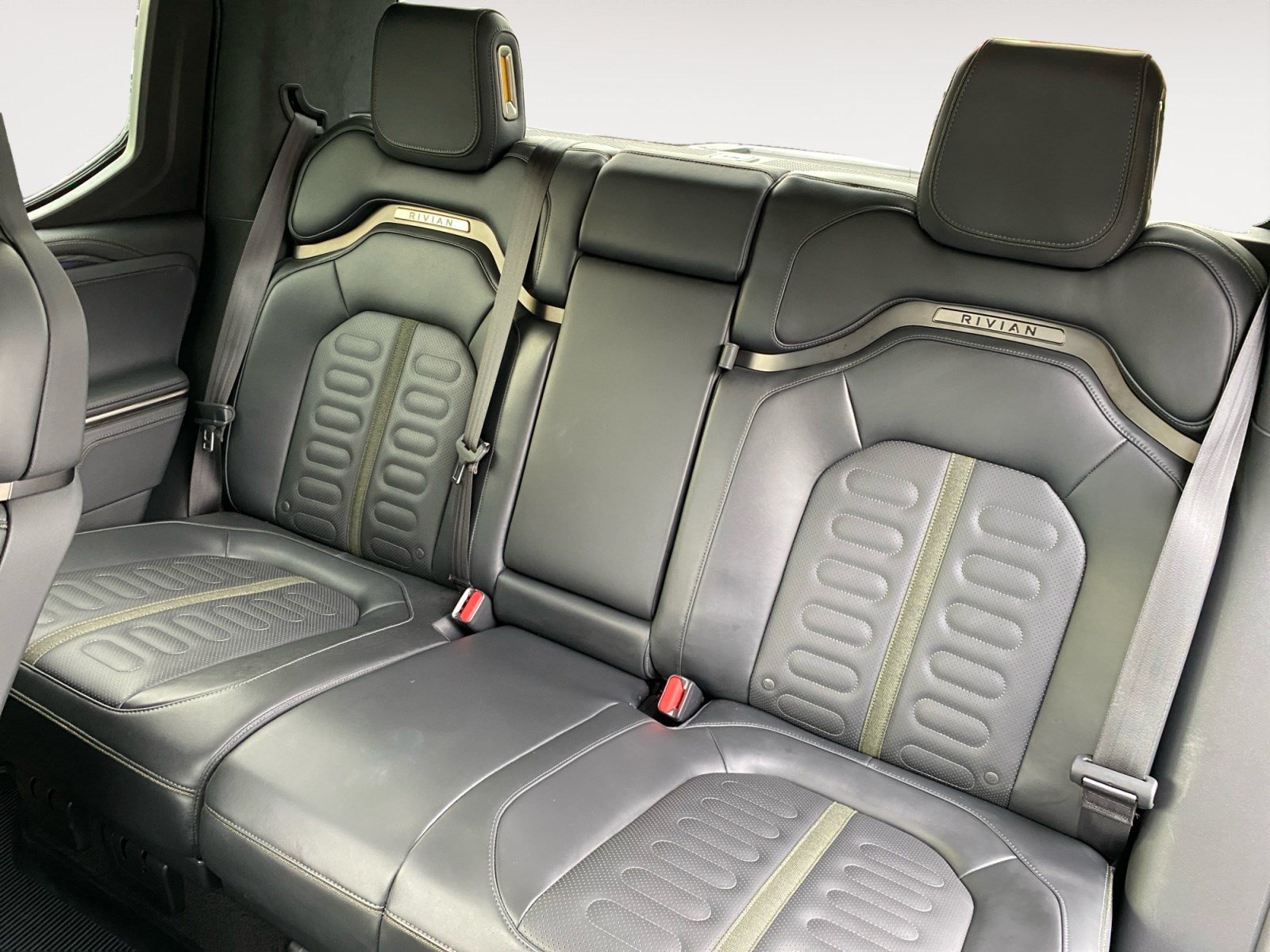 Used 2024 Rivian R1T Adventure Dual AWD/4WD image 14