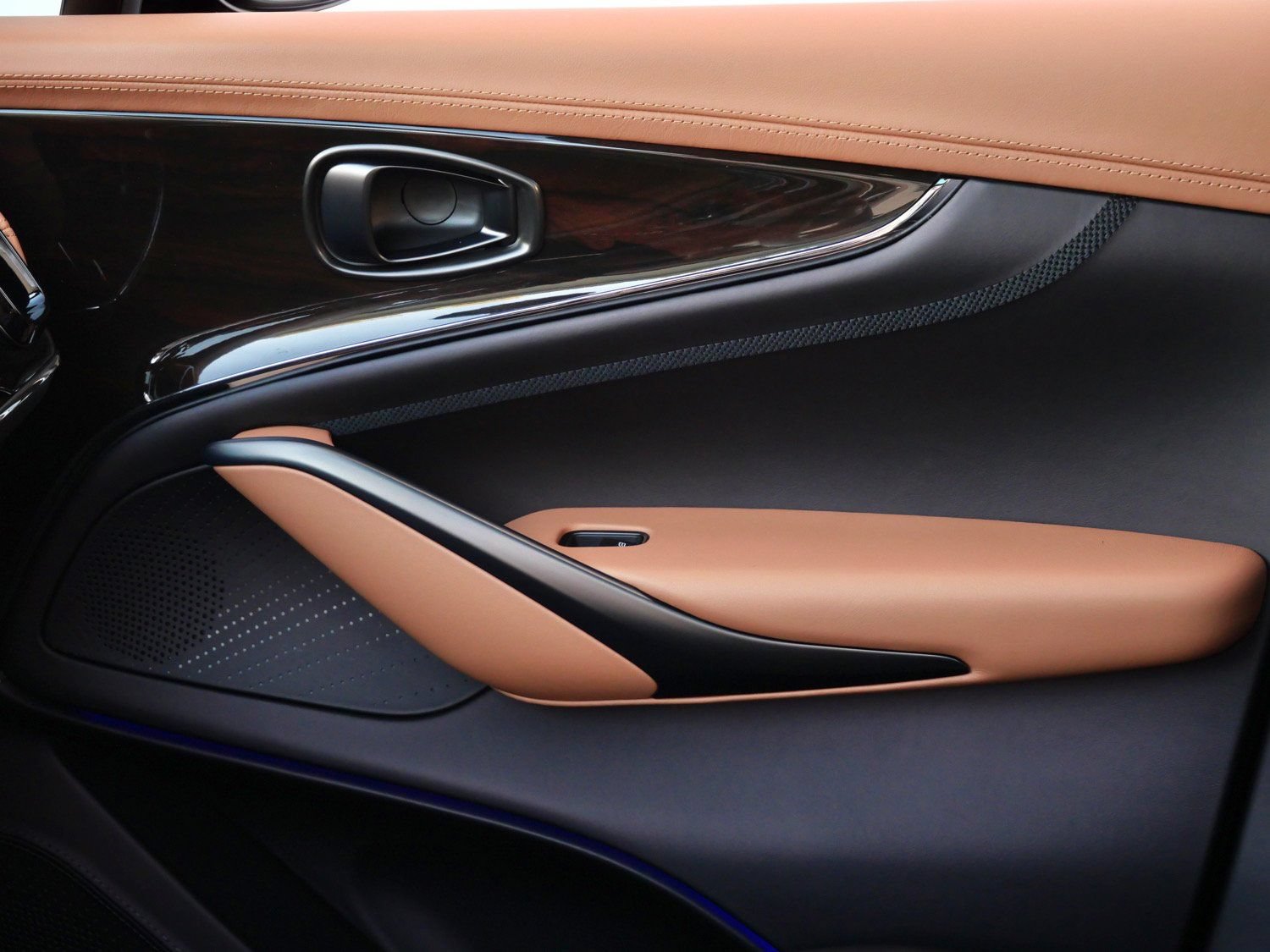 New 2026 Aston Martin DBX 707 AWD/4WD image 18