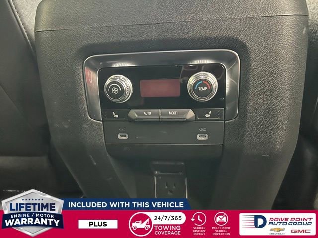 Used 2023 GMC Yukon SLT w/ SLT Luxury Package AWD/4WD image 26