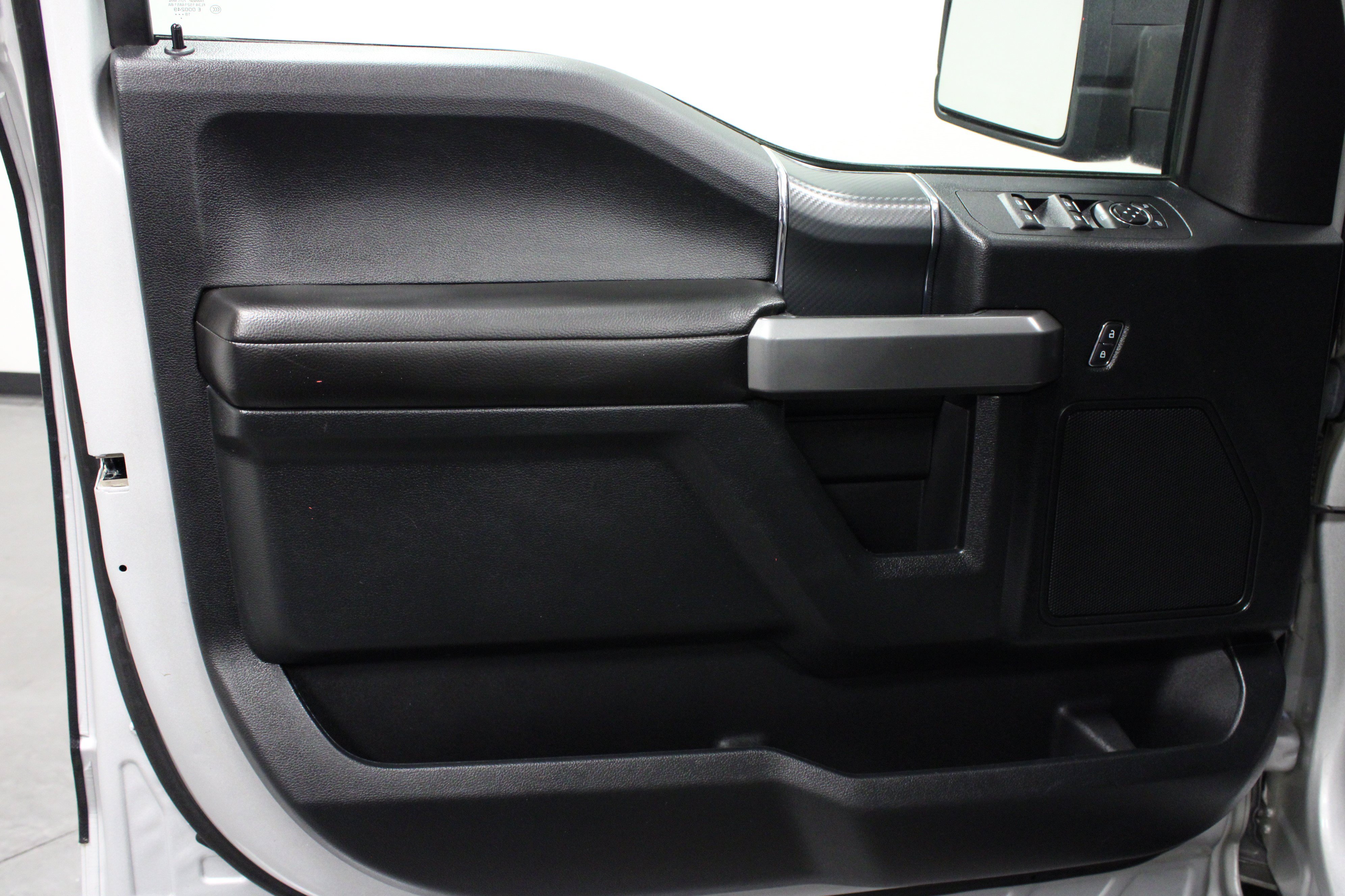 Used 2019 Ford F150 XLT w/ Equipment Group 302A Luxury RWD image 12