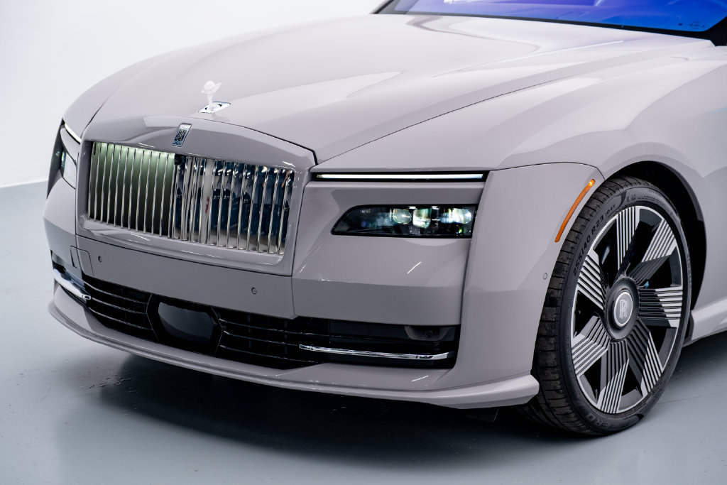 Used 2024 Rolls-Royce Spectre w/ Spectre Launch Package AWD/4WD image 4