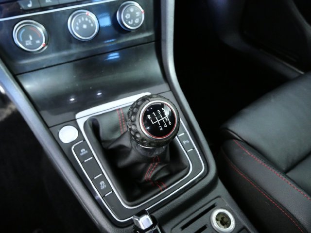 Used 2015 Volkswagen GTI SE w/ Lighting Package (SEL) FWD image 21