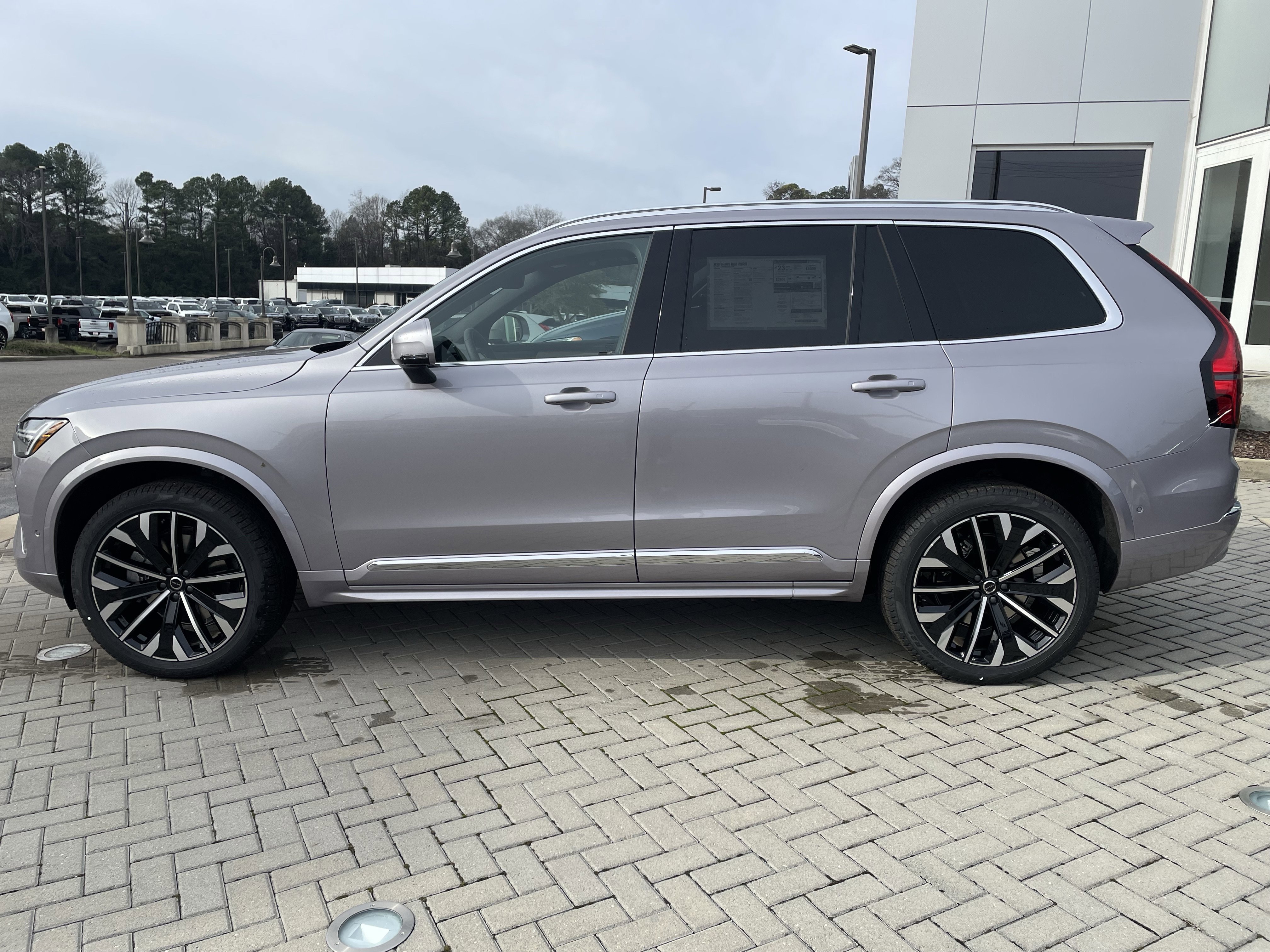 New 2026 Volvo XC90 B6 Plus w/ Protection Package Premier image 7