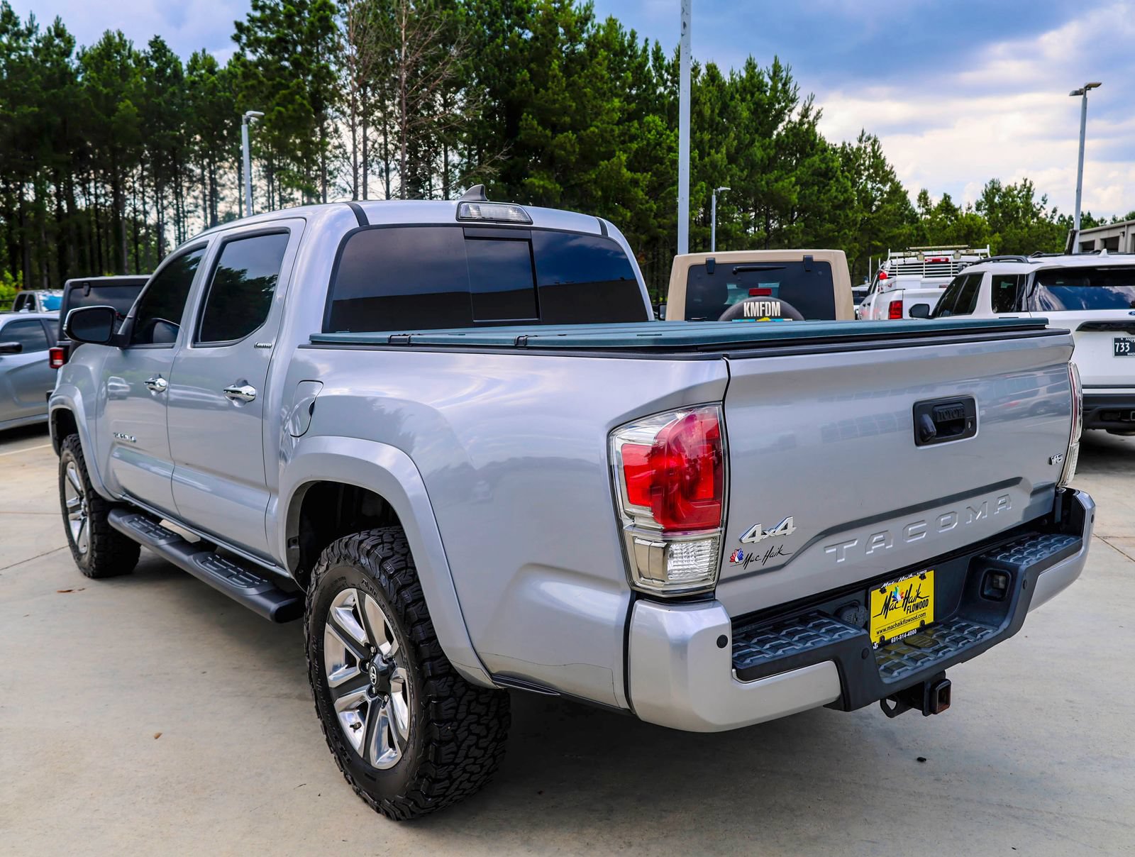 Used 2019 Toyota Tacoma Limited AWD/4WD image 6