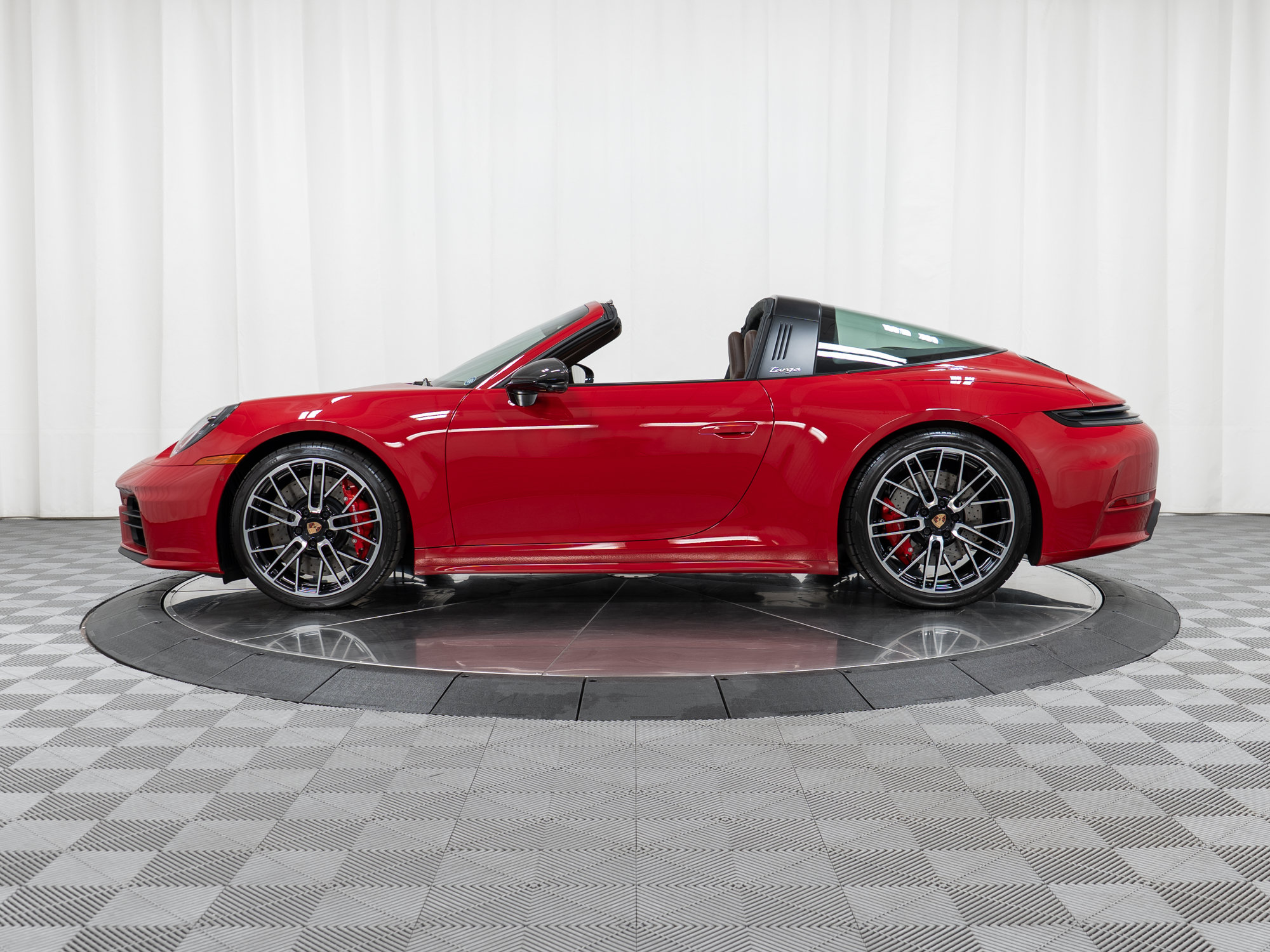 Certified 2026 Porsche 911 Targa 4S AWD/4WD image 2